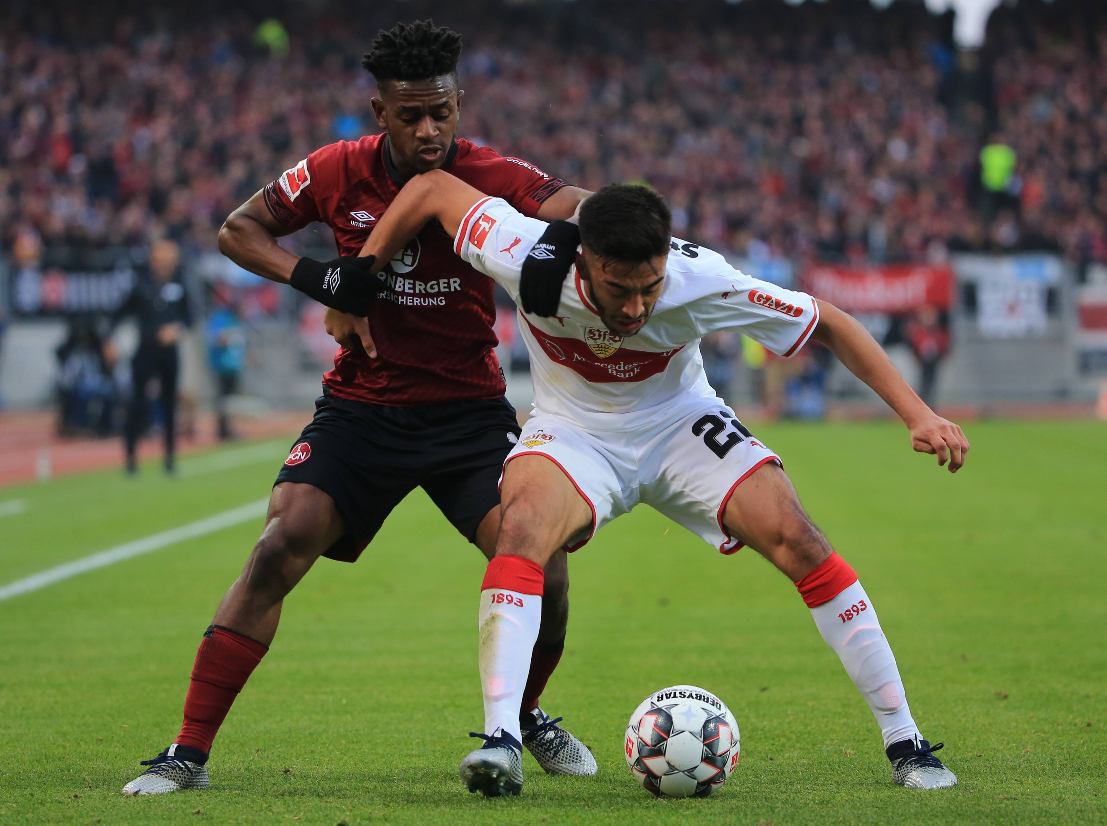 开云体育登录-马赛遭遇连败，排名下滑至法甲第七