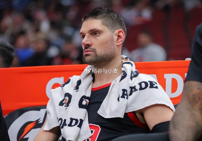 公牛中锋下场反扑助球队赢得胜利坚定信念 公牛中锋下场反扑助球队赢得胜利坚定信念