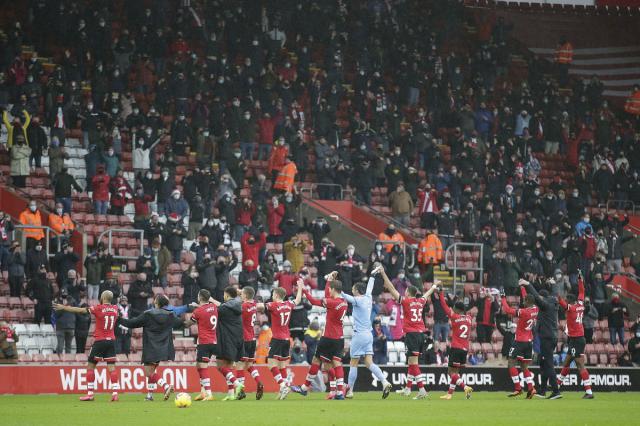 开云体育官网-曼联主场大胜，全队火力全开的简单介绍