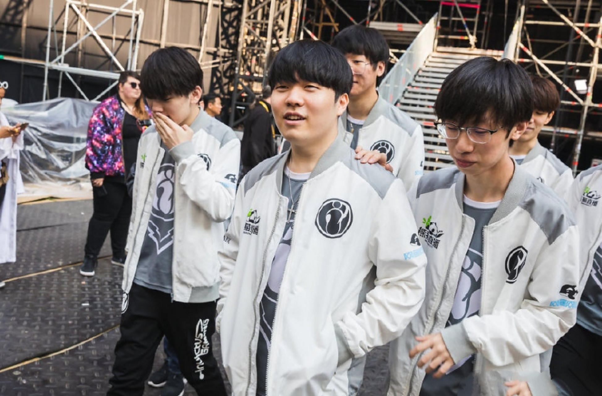 FNC绝杀HLE，Deft团战一打五2025世界赛3:1（巴黎）