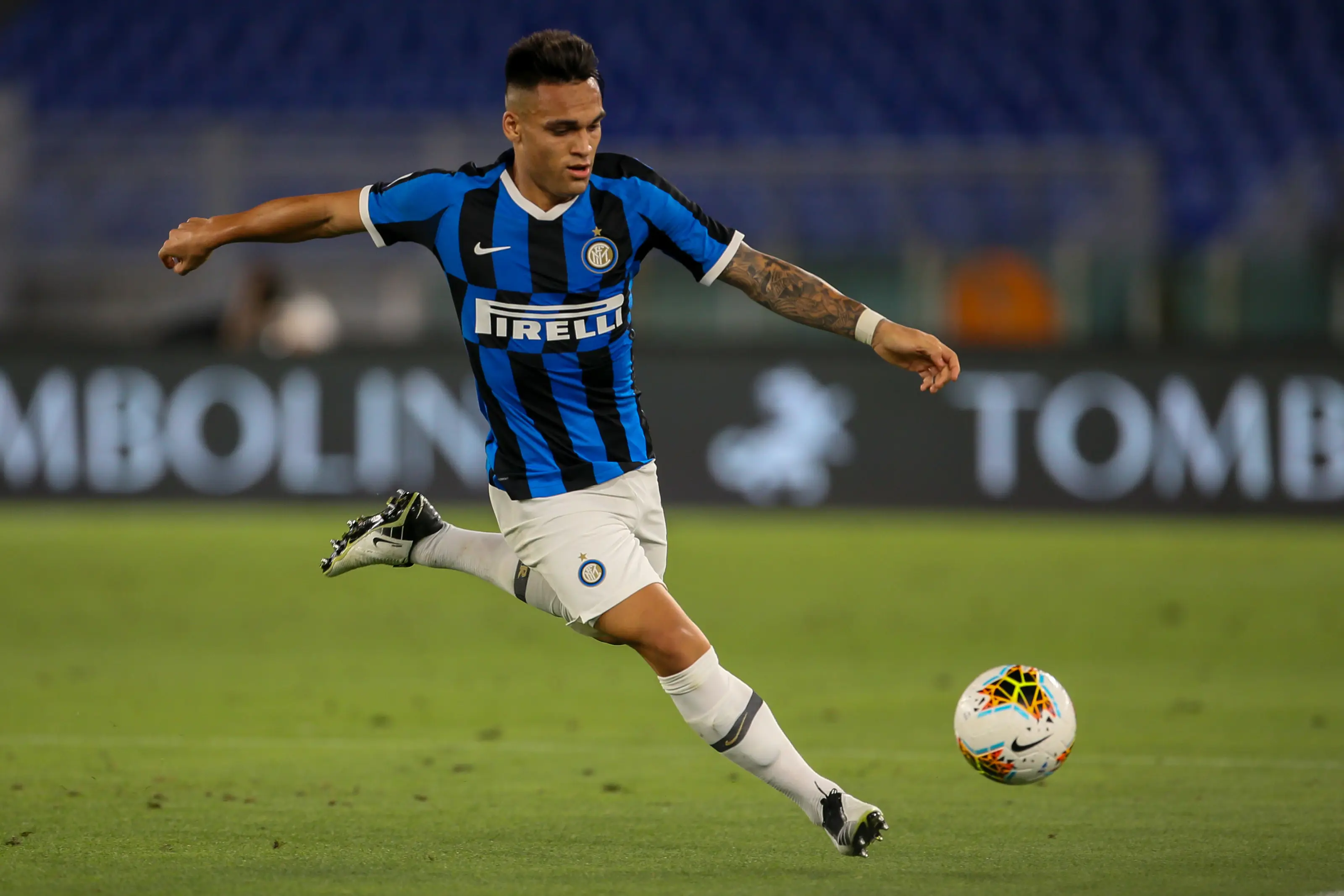 雄鹿力克掘金，继续保持不败