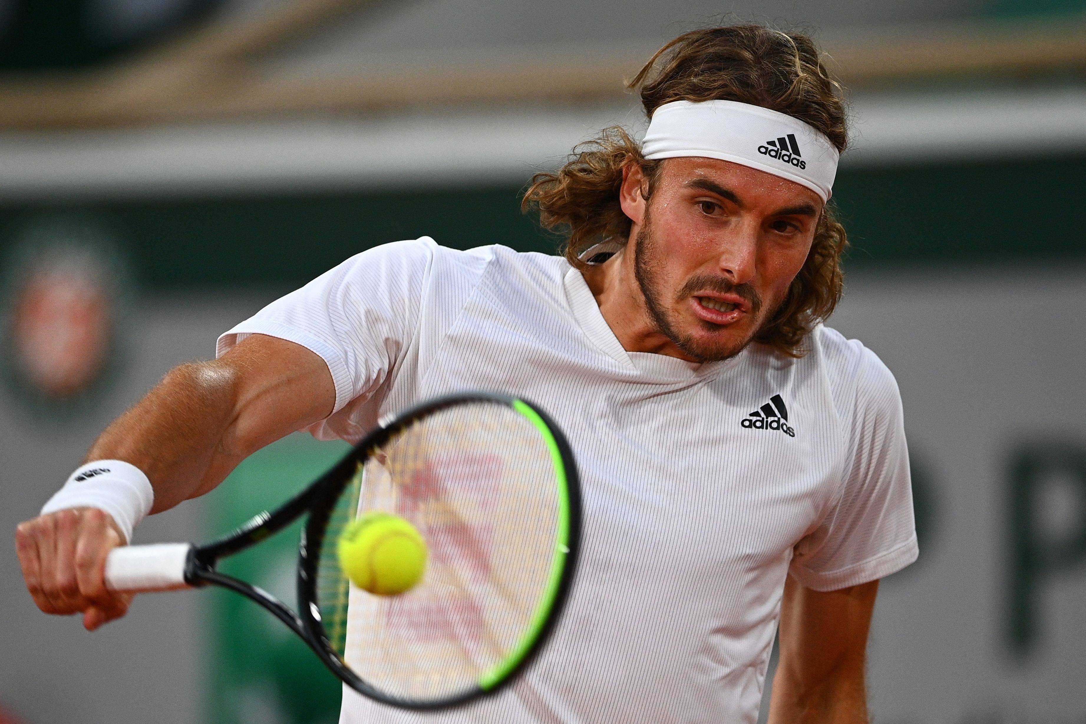 开云体育在线-意大利网球队完胜英国网球队，西西帕斯完成帽子戏法