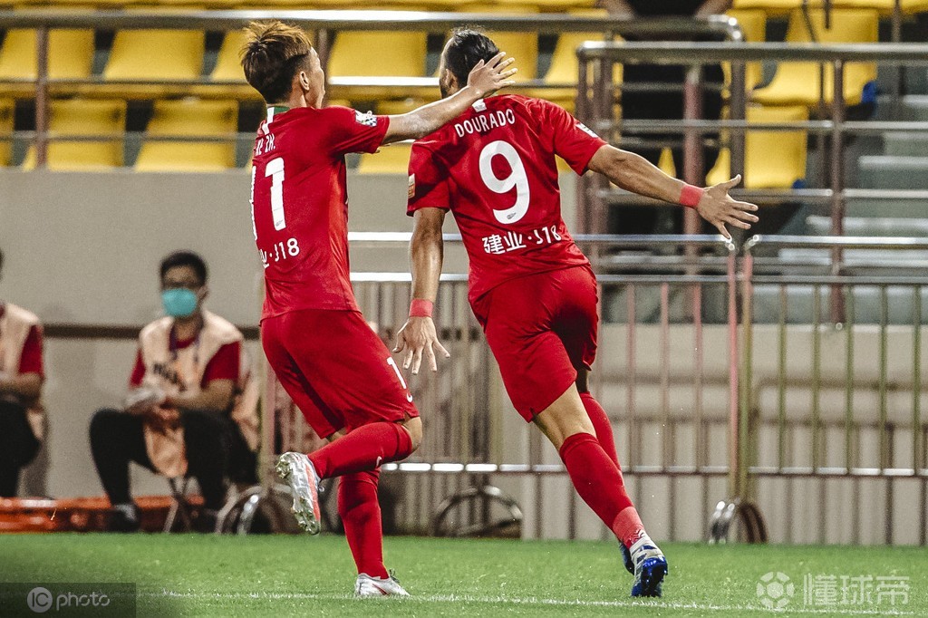 开云体育平台APP-包含火力全开！比分分析比赛数据创纪录的词条