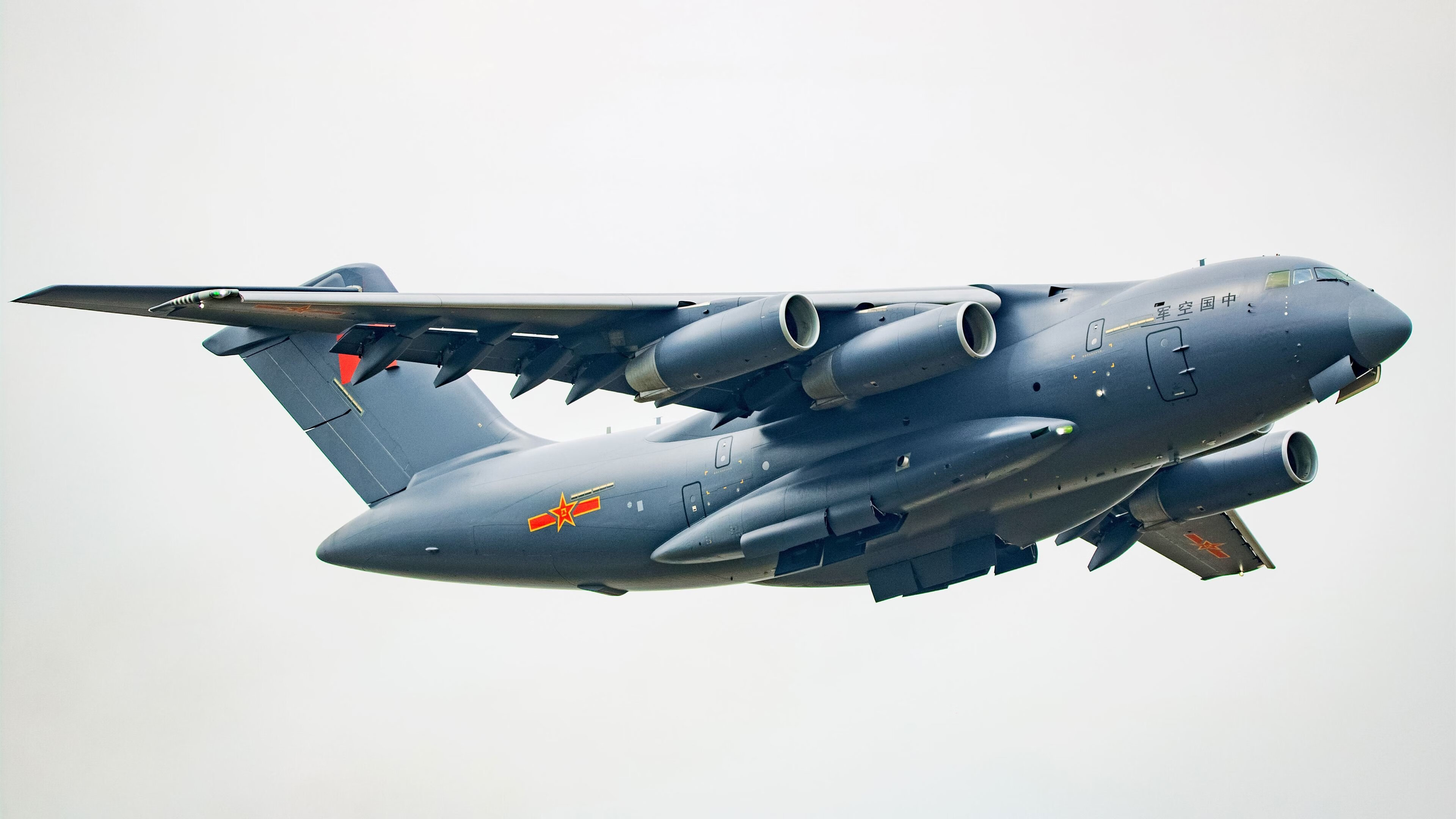 雄鹿打穿勇士，德罗赞东决关键战接管比赛，季后赛的双星闪耀